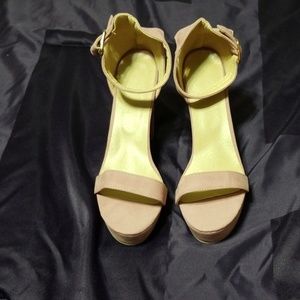 High chunky heeled pink shoe